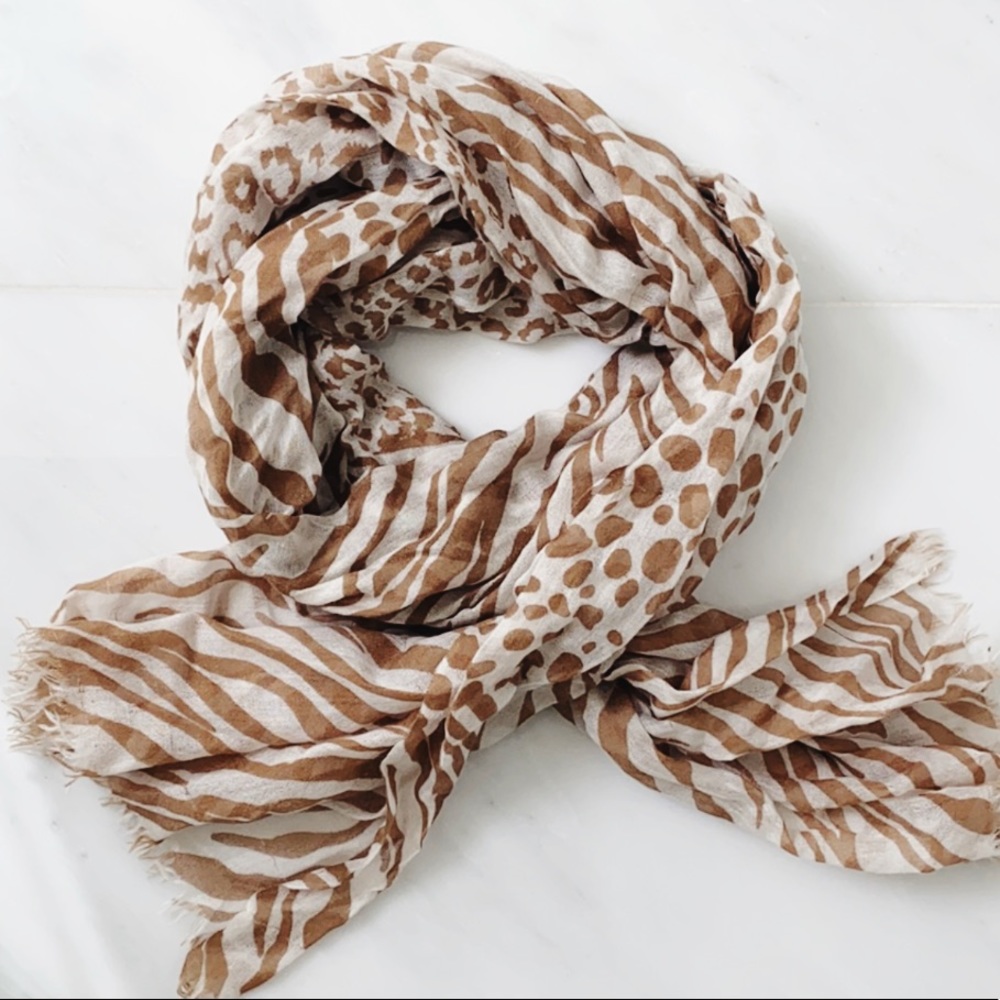 Printed scarf - Picture 3 of 3